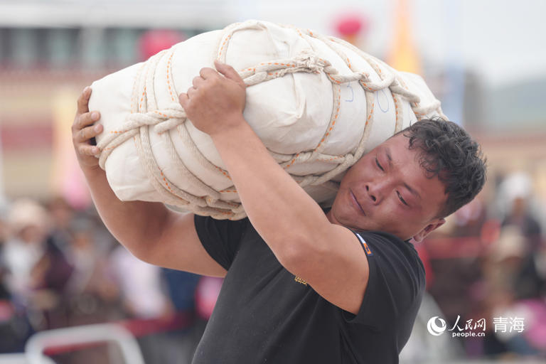 一场民族体育的盛会 一次民族团结的欢聚
