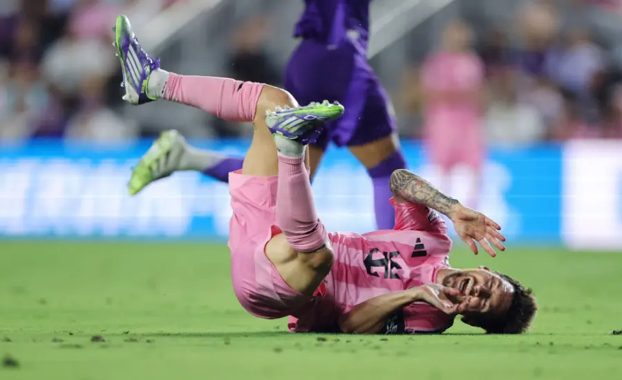 主裁逼球王降世，梅西双响+制胜球！迈阿密3-1逆转苦主一雪前耻