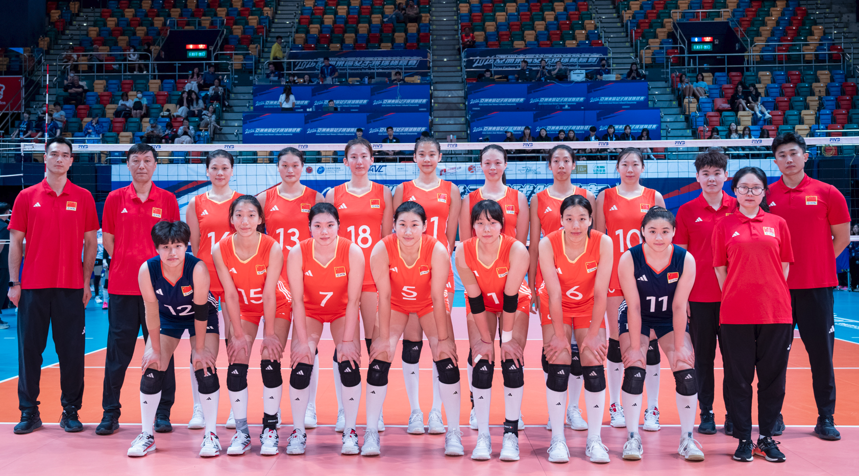 25-13！中国女排横扫韩国 赵喆熙15分 李晨瑄20扣 王奥芊替补1分