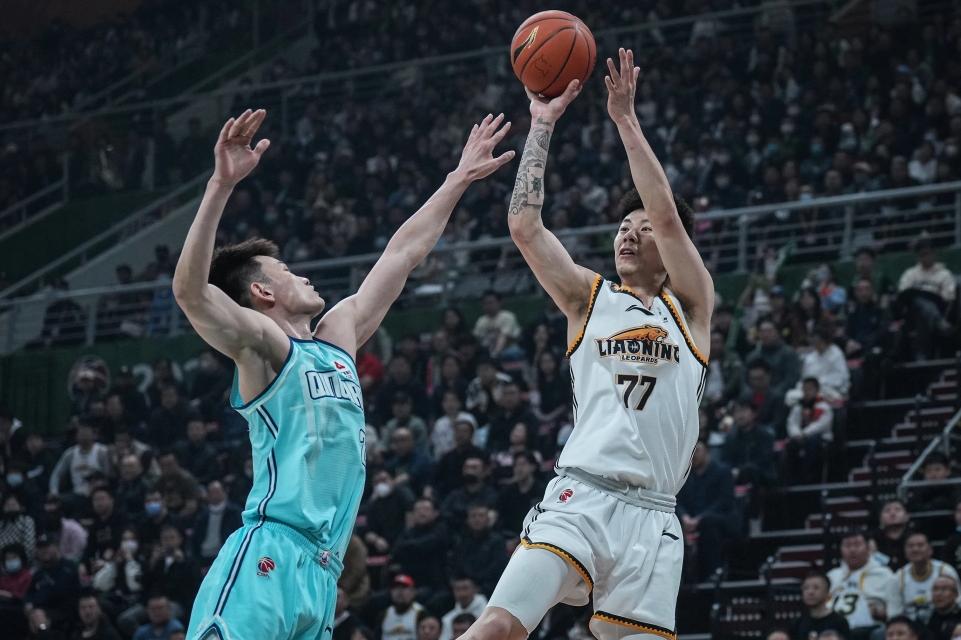 CBA重磅交易达成！上海签张镇麟，辽篮得到两名年轻球员+现金