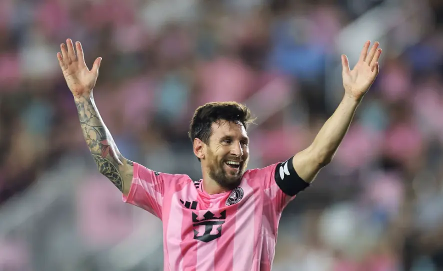 主裁逼球王降世，梅西双响+制胜球！迈阿密3-1逆转苦主一雪前耻