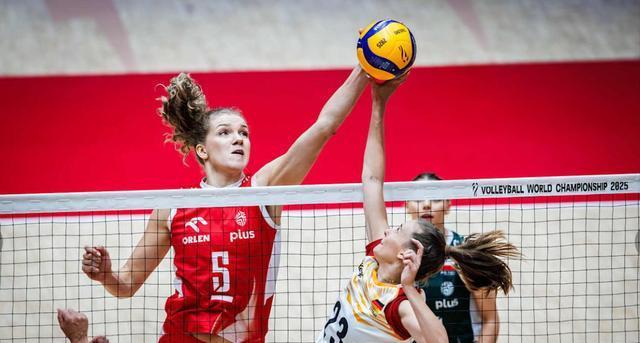 3-2！女排世锦赛：世界第三超级逆转，全队狂庆祝；中国双喜临门