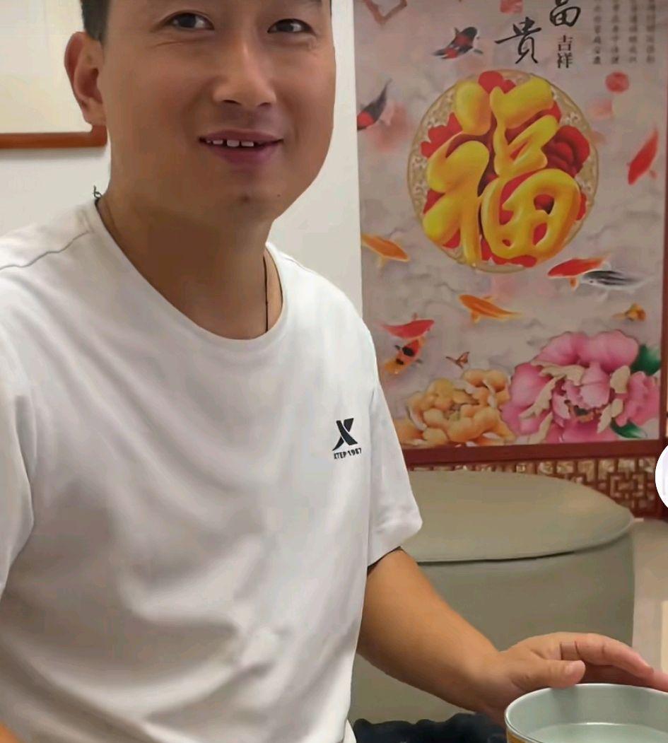 小王和王佳音不说实话互相吹捧，妈妈比丈母娘勤俭多了