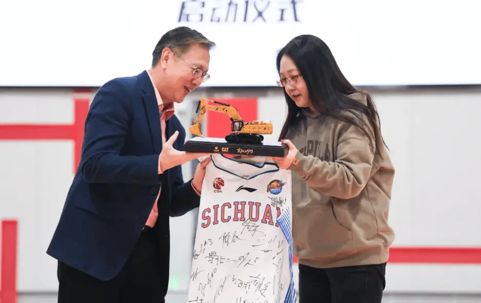 怪不得四川连年鱼腩！有这种总经理能好才怪，下季或失去CBA参赛权