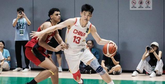 18岁砍20+10+6！广东新星接班胡金秋？U19失意也是男篮未来