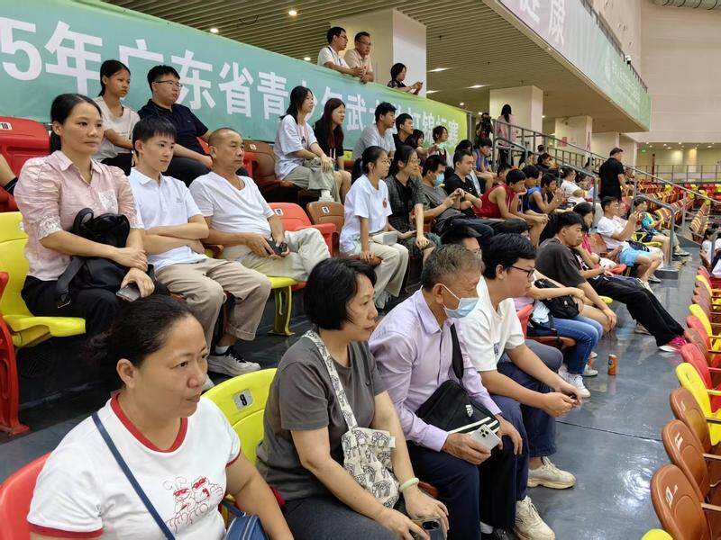 湛江市民以实际行动彰显城市温度