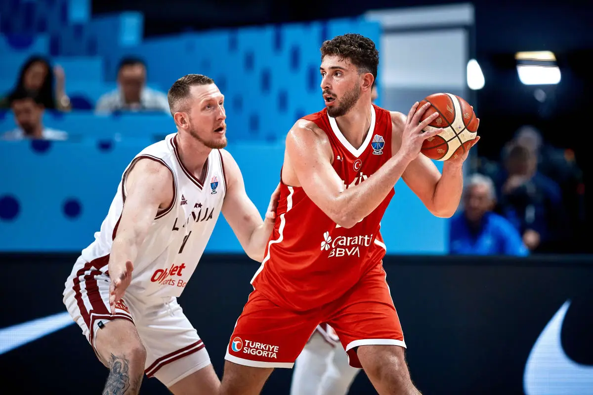 中流砥柱！火箭内线核心在欧锦赛首战就打爆了拉脱维亚队内线？