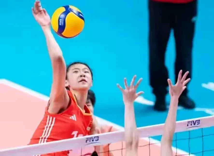 王奥芊从国家队新星到东亚赛替补 她到底怎么了？