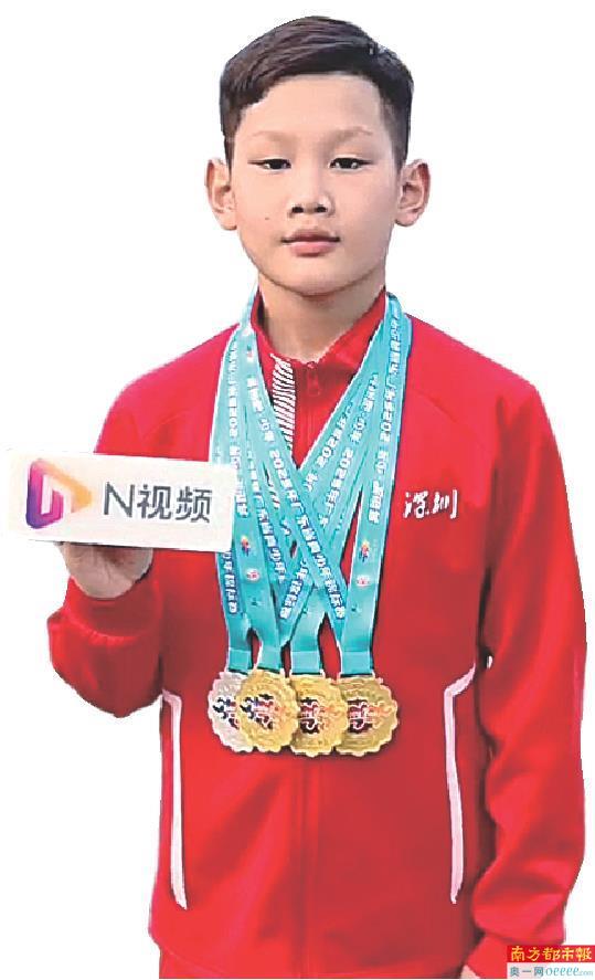 9岁小将百米自由泳成绩 超潘展乐同期水平