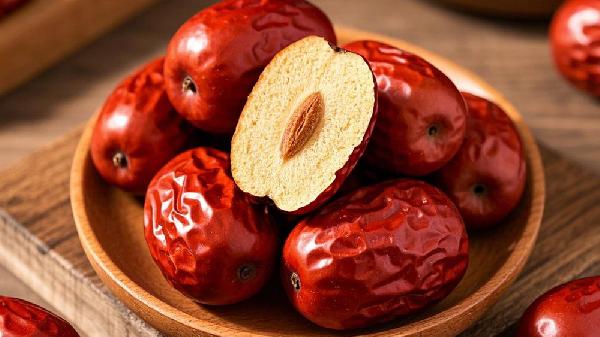 吃红枣能补血？营养师：真正补血的是这4种食物，别再吃错了