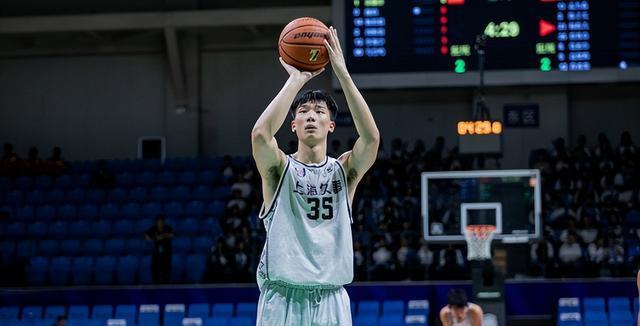 广东宏远新签外援遭质疑，上海2新星转会辽宁，青岛浙江交易达成