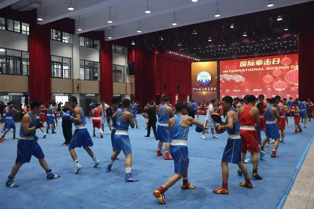 国际拳联在中国以壮观的快闪活动庆祝国际拳击日