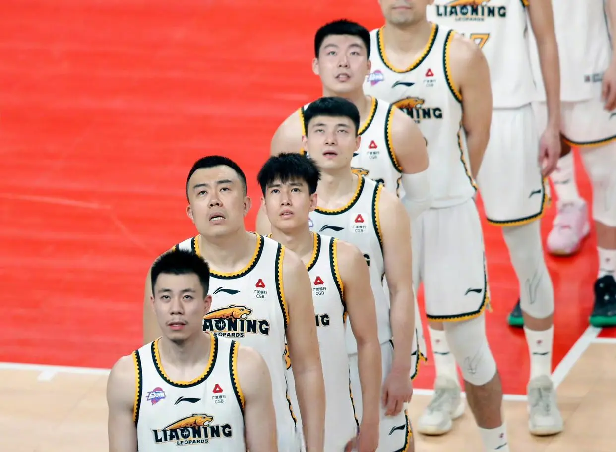 张镇麟主动要离队，与队内核心矛盾不可调和，郭艾伦走人成直接影响因素