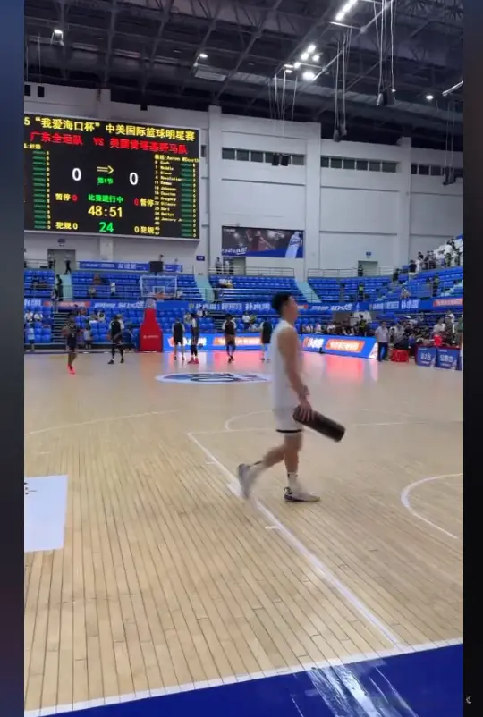 广东对阵美国肯塔基队热身赛名单出炉，王少杰还在，徐杰披挂上阵