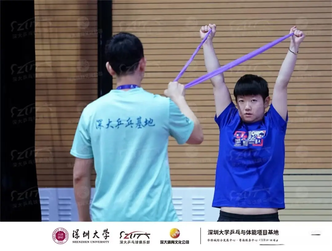孙颖莎训练时笑的开心，蒯曼平野继续打女双，王楚钦黄镇廷热聊