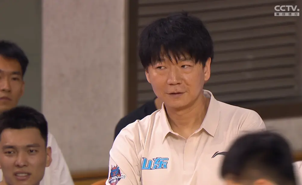 6分擒青岛，山东进决赛！邱彪雪藏老将，状元砍15+10，1人成奇兵