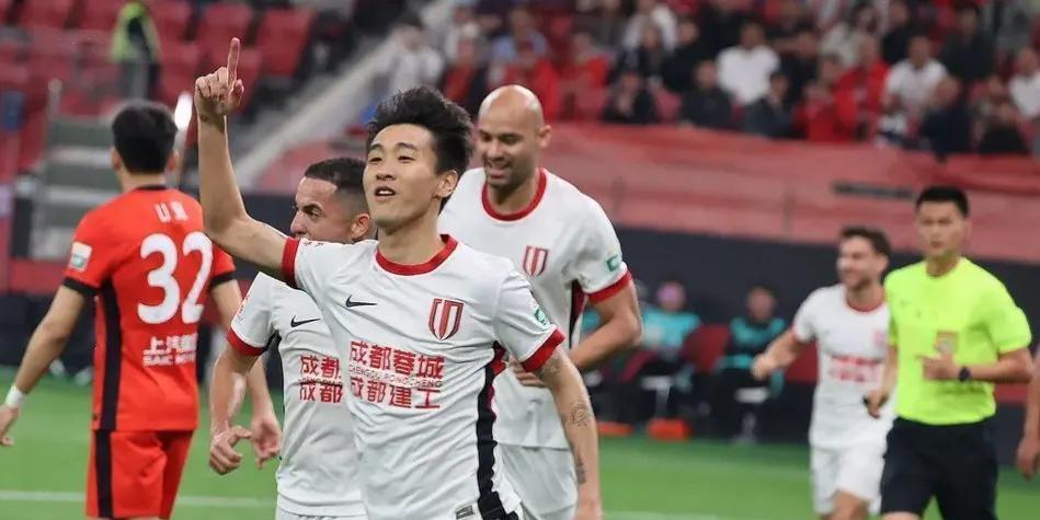 CCTV5直播蓉城VS海港，5+播三镇VS申花，16频道播泰山PK国安