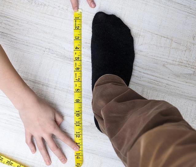 脚大命短真是科学?医生揭秘5个脚部信号,你中了几个?