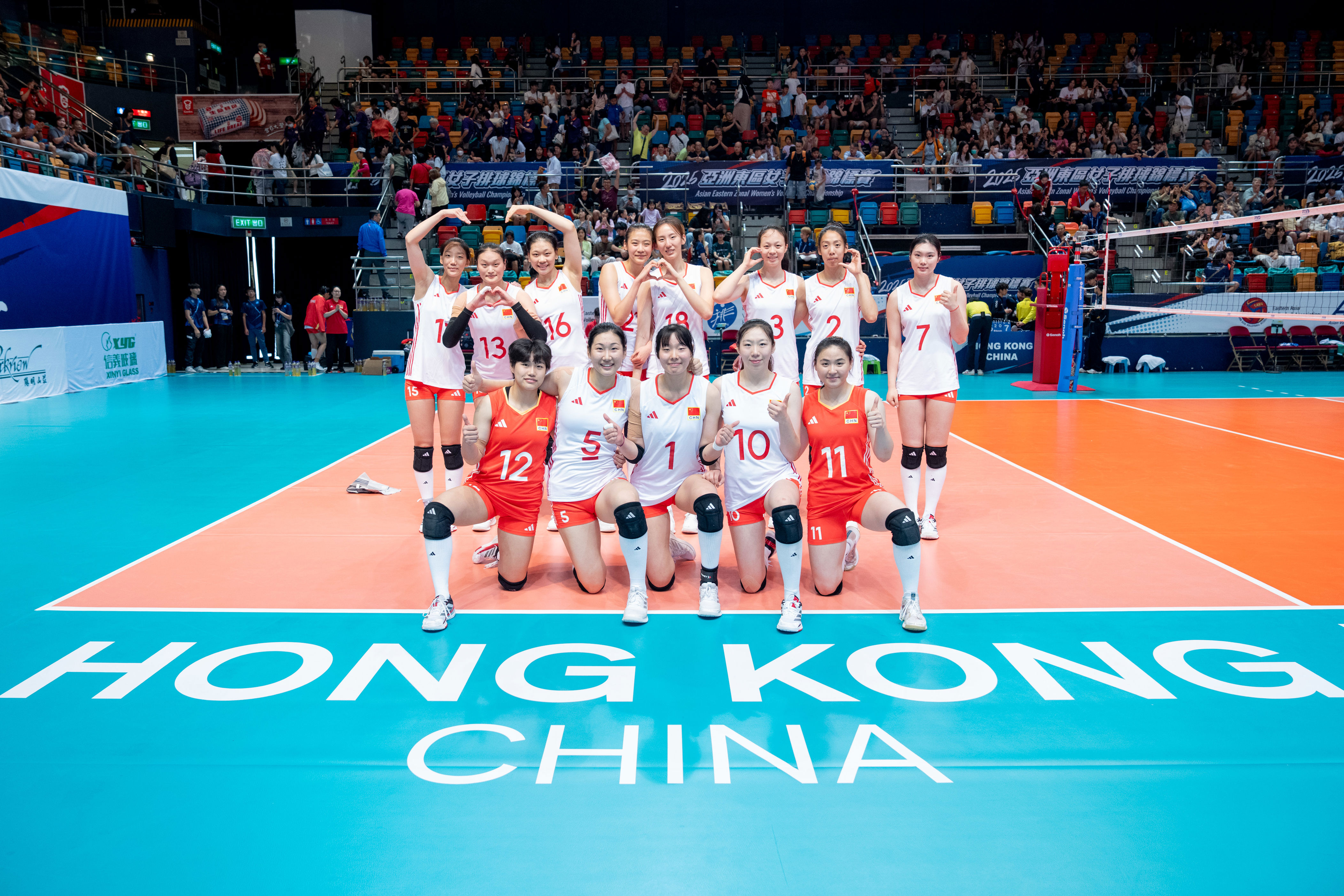 25-7！中国女排晋级四强 王奥芊16分 李晨瑄13扣 全队力拼卫冕