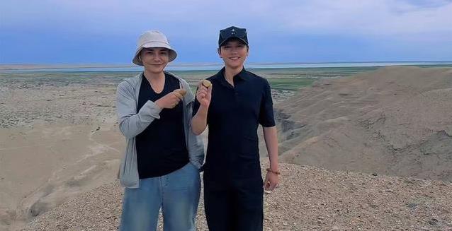孟鹤堂综艺换新造型，网友笑疯质疑盗号，真相却出人意料？