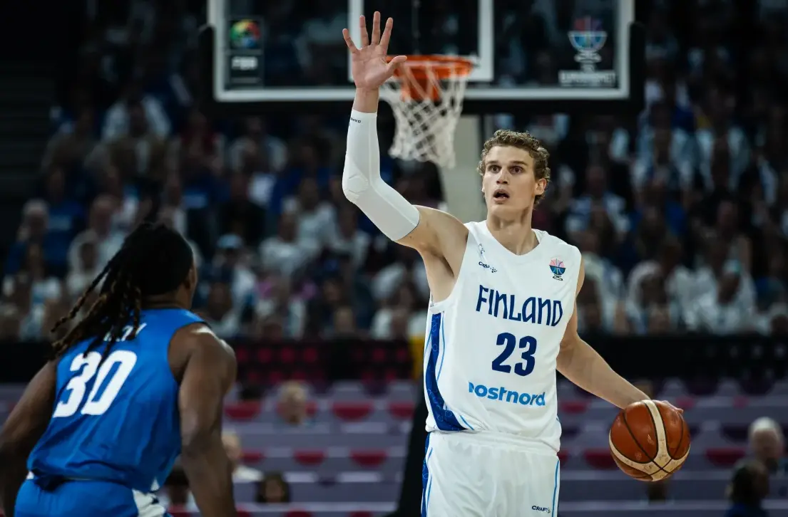 23分钟狂轰43+7三分！马卡一战连创纪录：两战71分化身FIBA大杀器