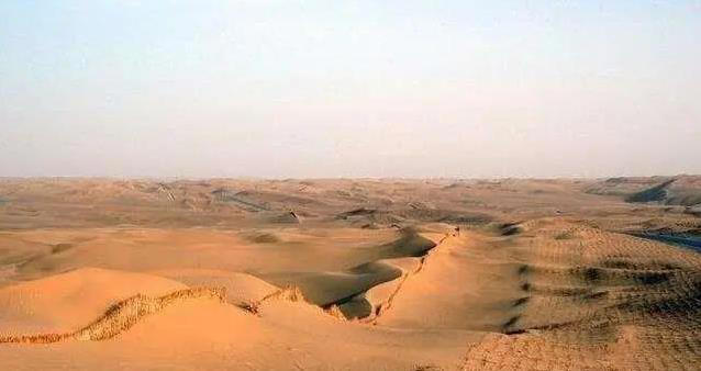 罗布泊湖水消失殆尽，神秘“大地之耳”成沙漠，秘密何在？