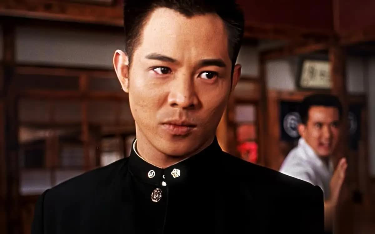 李连杰自曝年轻时重伤获三级残疾证，遭质疑刻意立人设