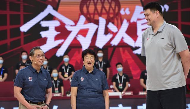 89岁钟南山院士，谈男篮亚洲杯：胡明轩最后一投没中，真的很可惜
