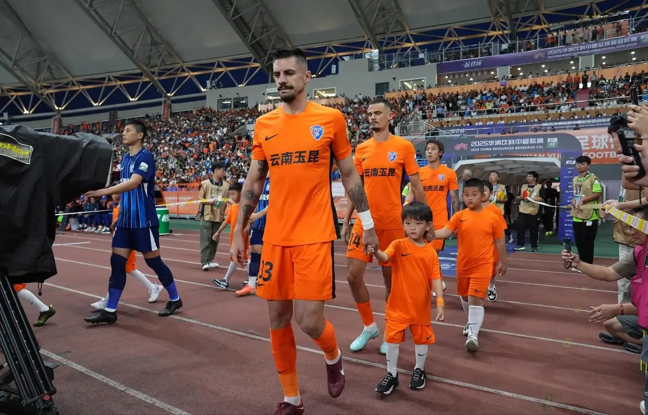 欧洲劲旅公布名单！2中超现役+1中超旧将在列，买对不买贵的代表