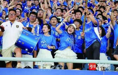 镇江队VS南京队，两地球迷会共同发布《宁镇球迷“苏超”文明观赛联合倡议书》