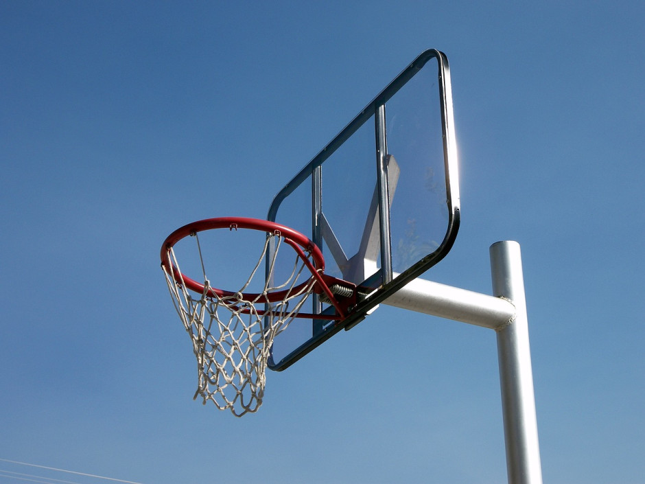 CBA疯狂一夏：赵睿张镇麟领衔大牌换队 诸强军备竞赛北京欲大结局