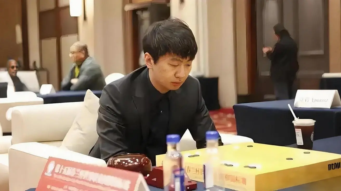 如何看待围甲第七轮柯洁脆败党毅飞