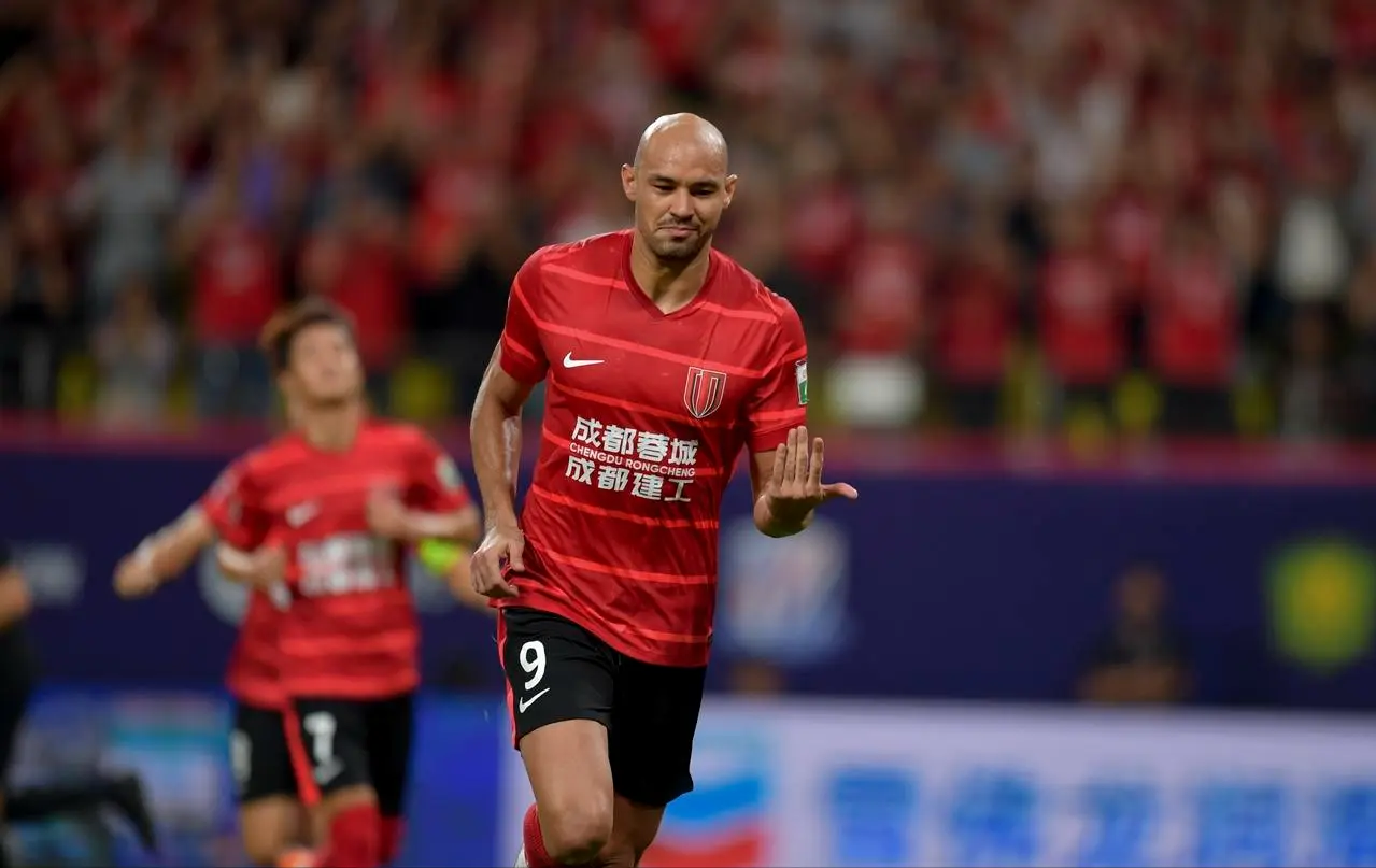 4-1，从第4到第1！成都蓉城狂胜海港，30分钟3球，海港被打懵