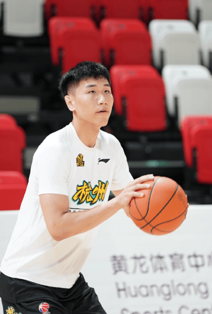 久违的黑色战袍！广厦男篮晒今晚对阵浙江稠州的比赛球衣
