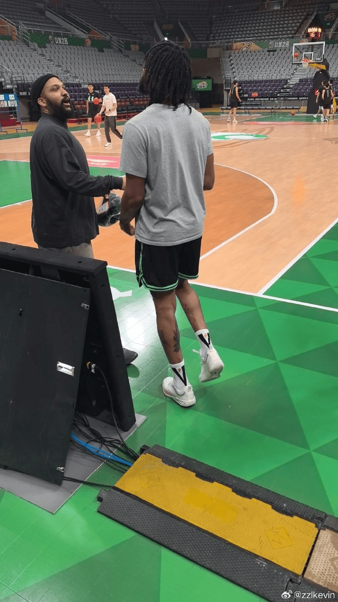 张镇麟回忆辽篮碎片：我们在夏天相遇，又走向各自的夏天