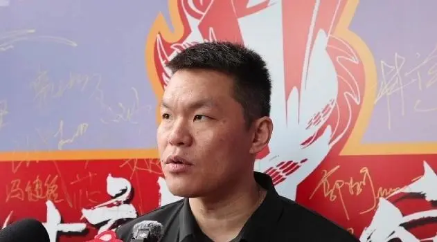反转？萨姆纳社媒转发加盟广东男篮后删除 球迷热议朱芳雨“杀疯”