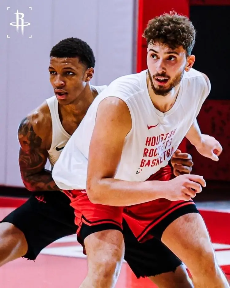 欧锦赛3场34投24中！命中率7成！恭喜火箭队，明星高塔投篮更准了