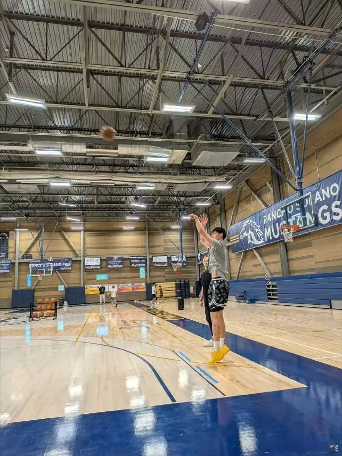 曾凡博将在后天前往篮网冲NBA，北京首钢要做好补强锋线的准备