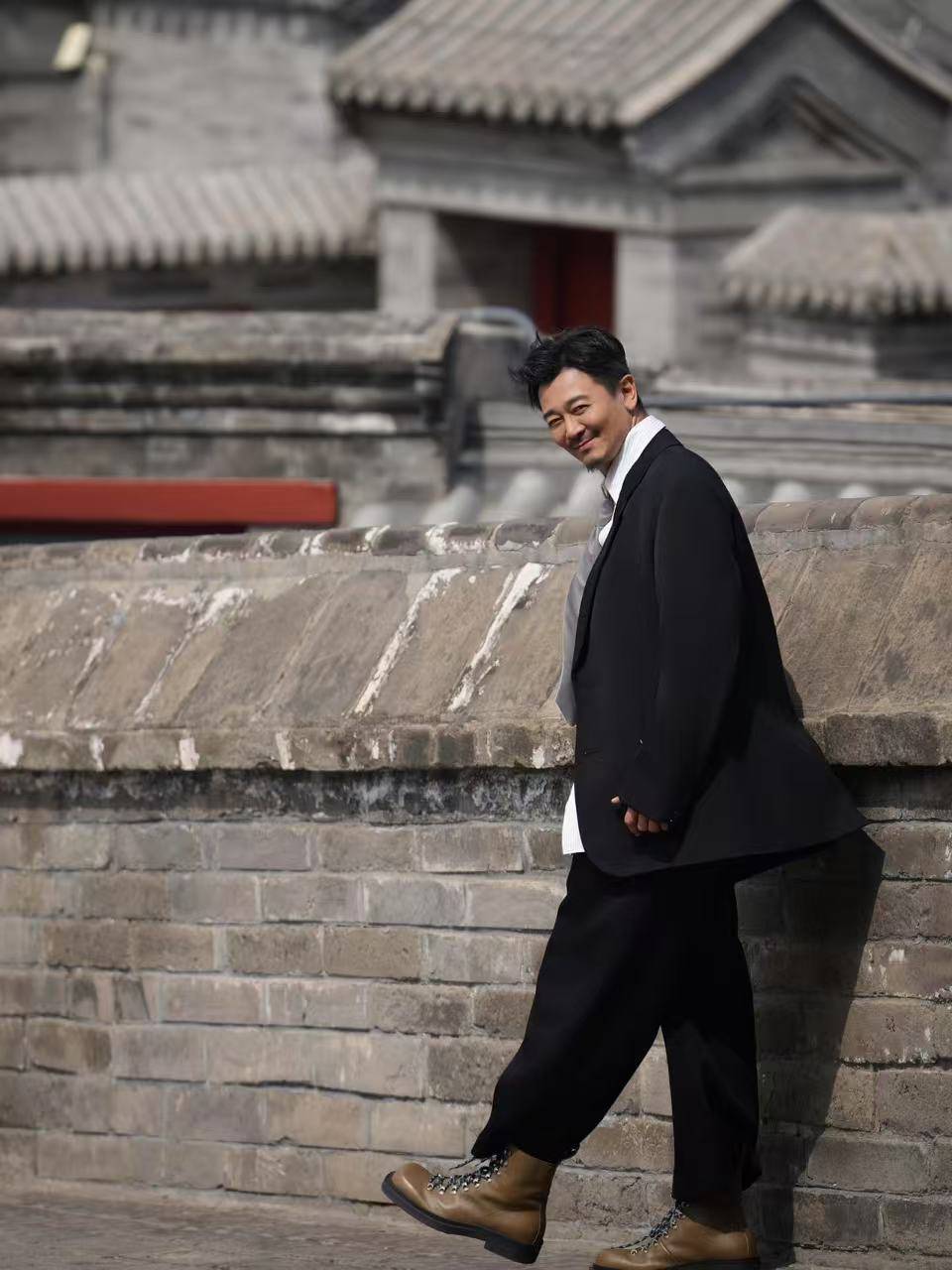话剧《大宅门》里武文双全的“白七爷”吴樾：演员拼的是文化丨谈艺录