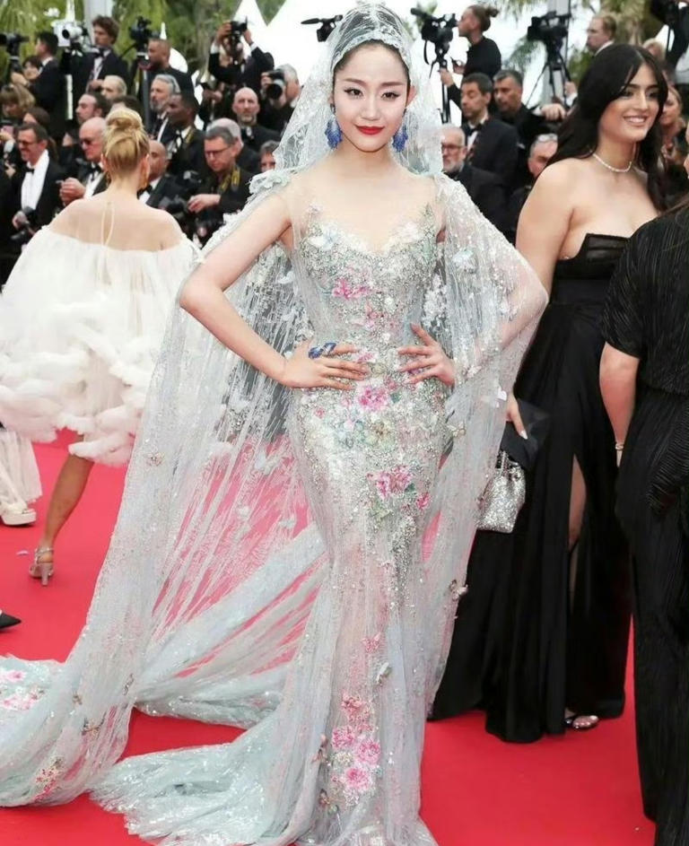 比董璇还“晕”?万千惠面临婚姻与事业困局