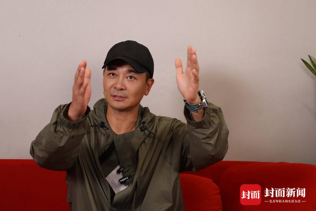 话剧《大宅门》里武文双全的“白七爷”吴樾：演员拼的是文化丨谈艺录