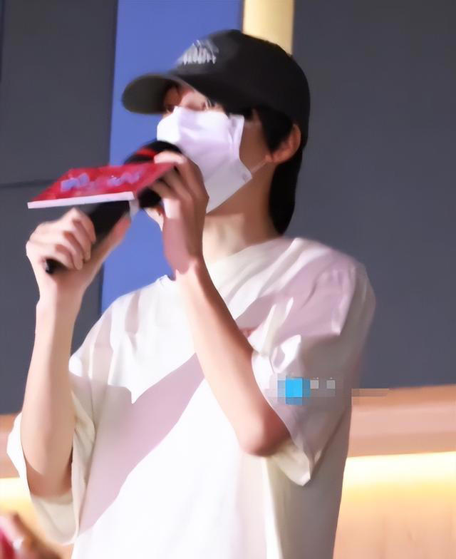 宋佳新片首映：佟丽娅胖成包子，董璇瘦成纸片，唯独宋佳优雅依旧