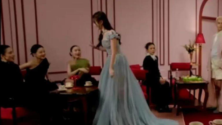 虞书欣又惹争议！活动看不上辛芷蕾礼物，搞区别对待被怒斥势利