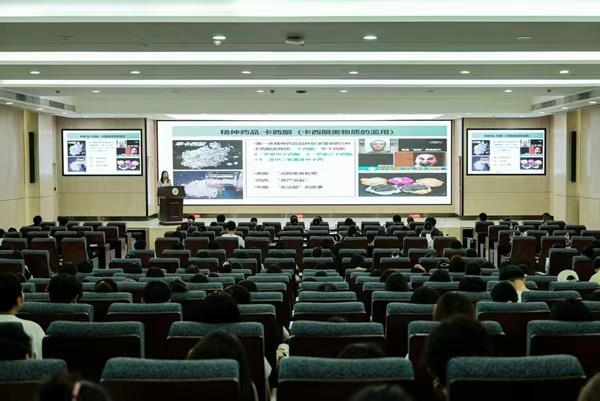 2025年“全国药品安全宣传周-携手共建药品安全防线”进校园进社区活动在重庆医科大学举办。主办方供图