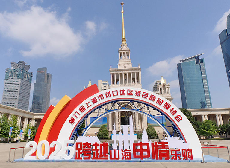 红花绽高原、藜麦结金穗，“四个加”模式共谱协作新篇章