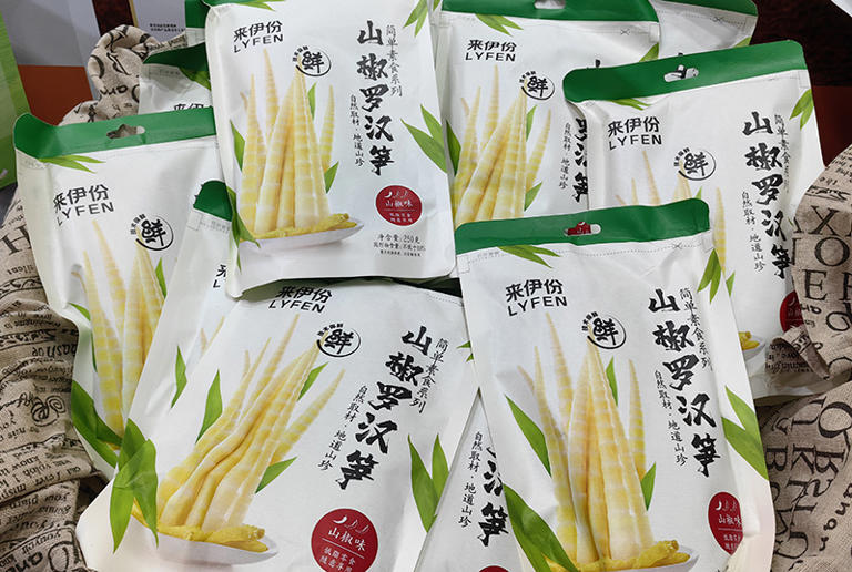红花绽高原、藜麦结金穗，“四个加”模式共谱协作新篇章