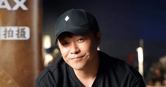 佟丽娅也没想到，自己辛苦养大的儿子，如今却给前夫陈思诚争了光