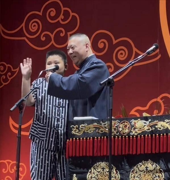 德云社家产之争落幕！郭麒麟用19年证明：没父爱也能赢弟弟