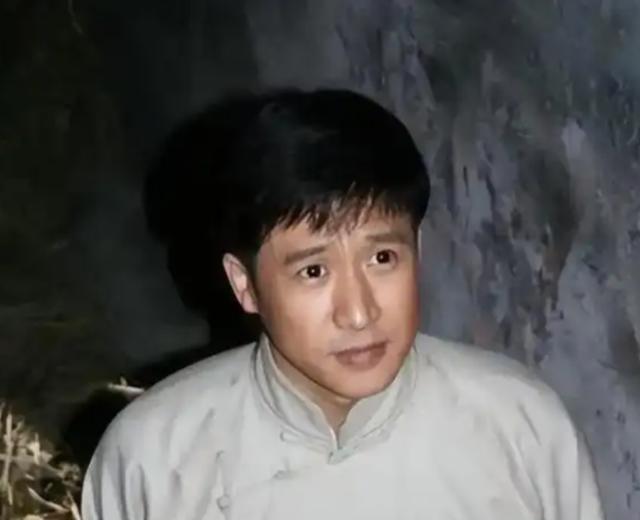 张国强：被前妻嫌穷，40岁二婚带子娶郭京飞前任，如今苦尽甘来