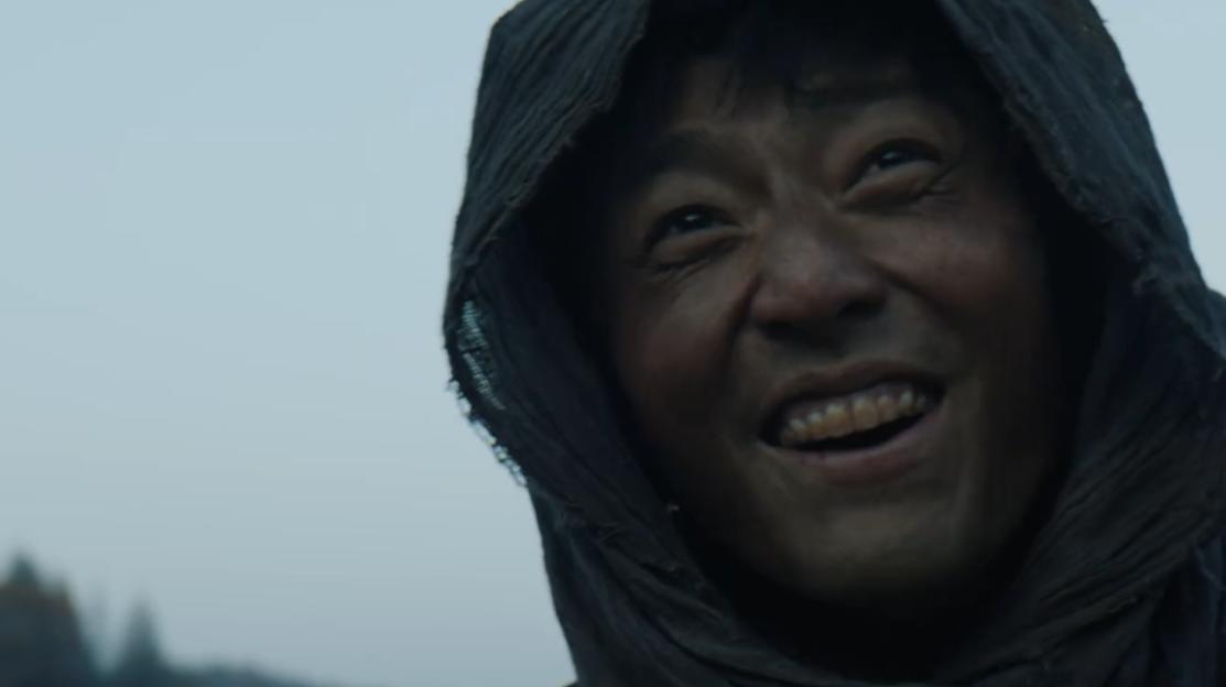 《归队》最惨角色：戏内灰头土脸大黄牙，戏外又高又帅